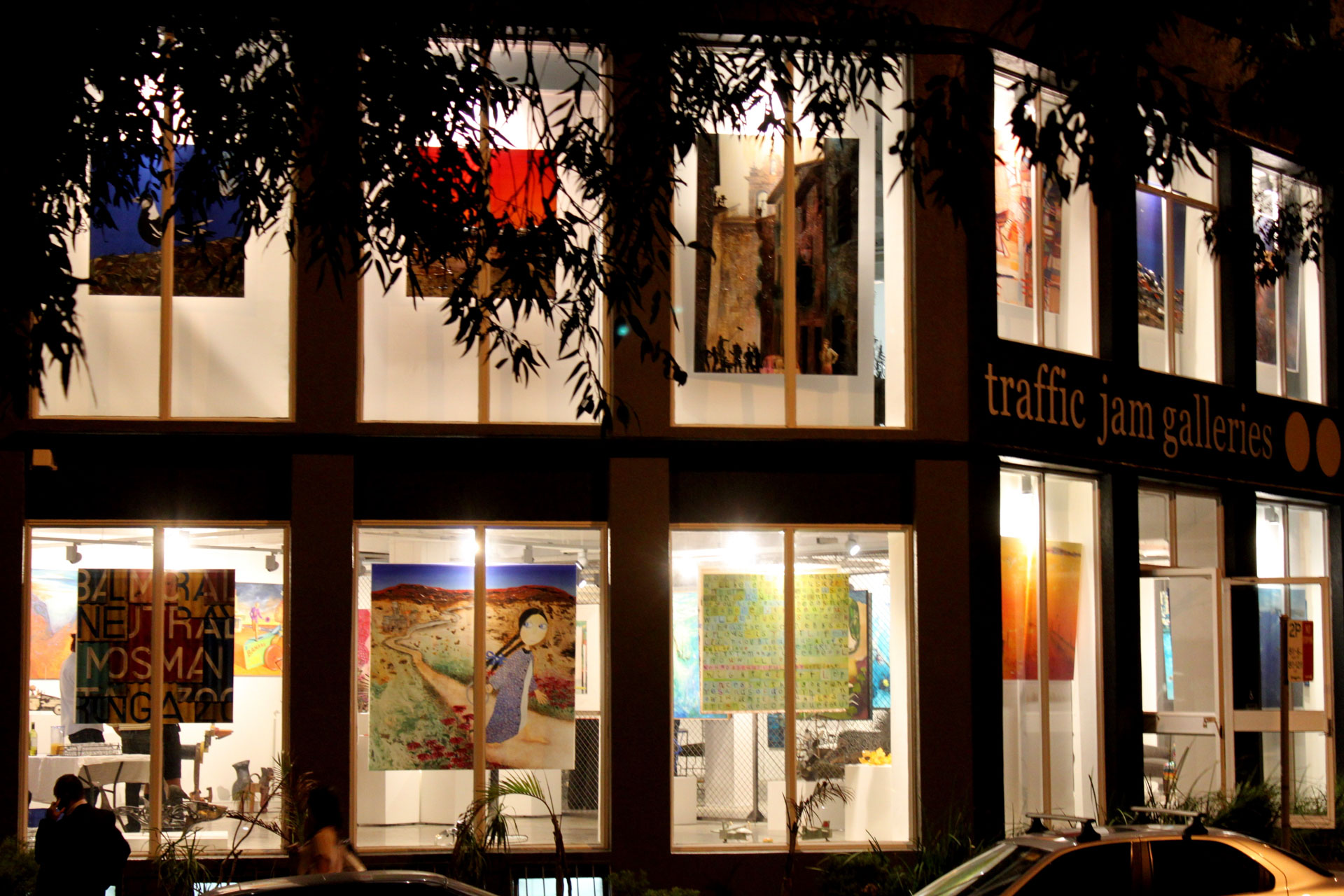8_traffic_jam_galleries_At_night